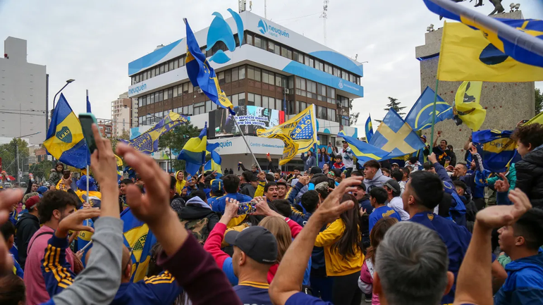 Superclásico: en 13 fotos, así se celebró el triunfo de Boca en el centro neuquino