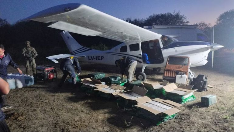 La avioneta transportaba 442 kilos de cocaína y debía aterrizar en un campo del norte de Santa Fe