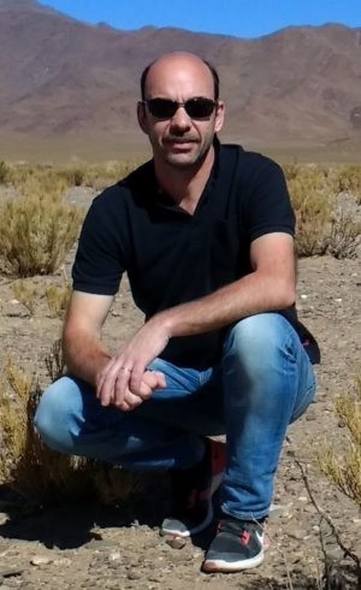 Coley, un estudioso de plagas forestales de la Patagonia. Coley, un estudioso de plagas forestales de la Patagonia.