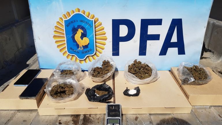 La Policía Federal dio con más de 500 gramos de marihuana en un control vehicular