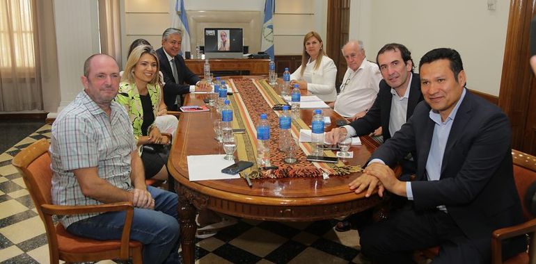 Rolando Figueroa, durante una reunión con legisladores nacionales de Neuquén. Rolando Figueroa, durante una reunión con legisladores nacionales de Neuquén.
