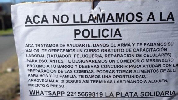 ONG capacita ladrones para no robar y que den sus armas
