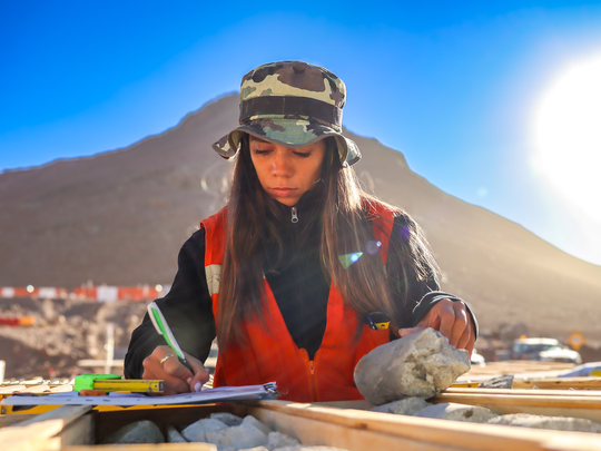Los perfiles semi-senior representan el 40% de la demanda laboral en las industrias estratégicas de Argentina. Foto: Los Azules, secretaría de Minería.