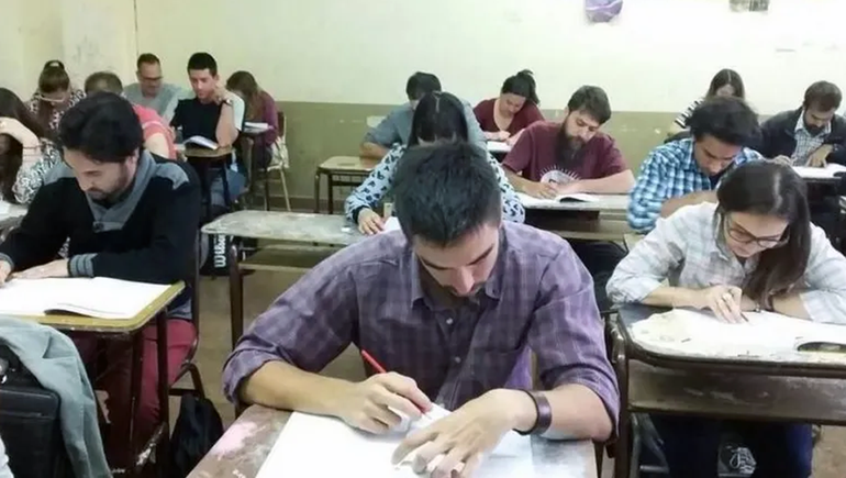 Becas para terminar el secundario en Neuquén 2024: requisitos