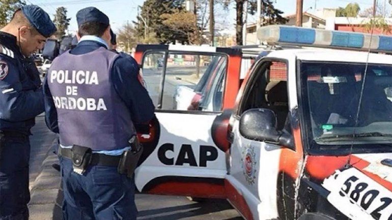 Suspendieron un partido de fútbol amateur con mil espectadores