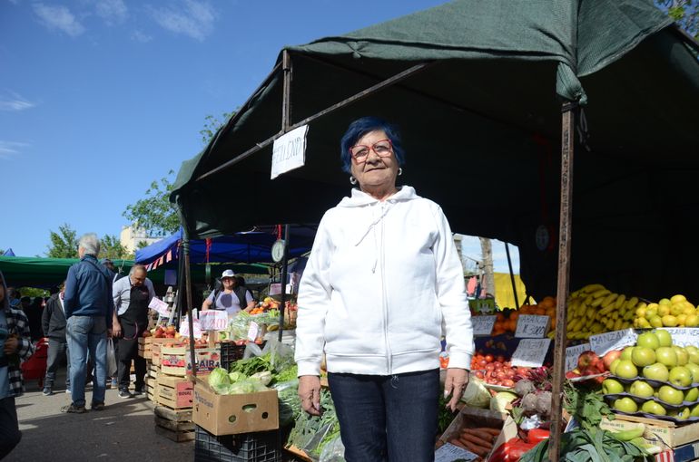 Ruth Schatimo está al frente de la feria del Parque Central.