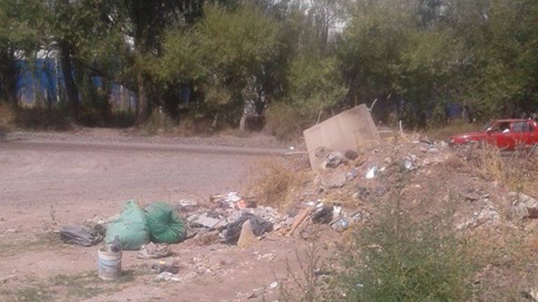 Ahora escrachan por Facebook a  los vecinos sucios