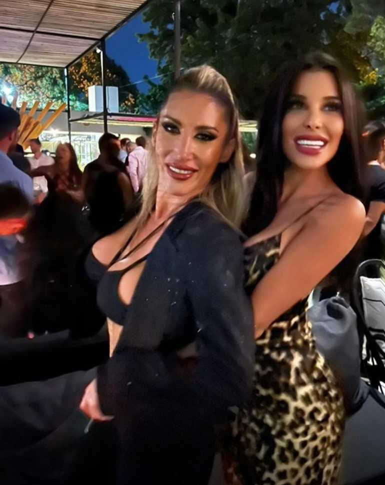 Ayelén Paleo y Charlotte Caniggia Ayelén Paleo y Charlotte Caniggia