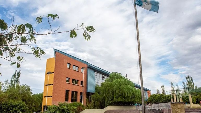 Suspenden las clases en el jardín de Cuenca XV para arreglar las paredes rajadas