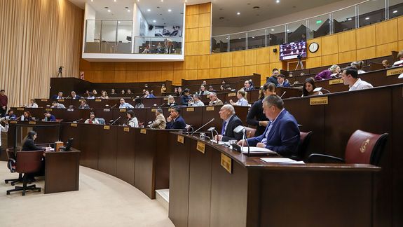 La Legislatura sancionó dos proyectos de ley que le autorizan tomar créditos al Ejecutivo.
