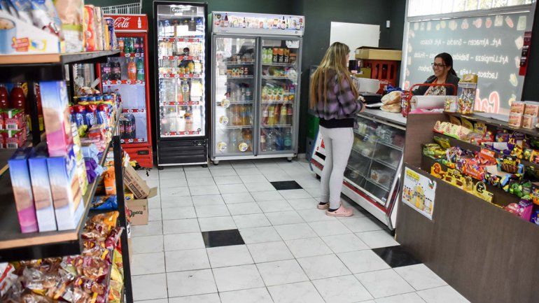 El almacén barrial les compite mano a mano a los súper
