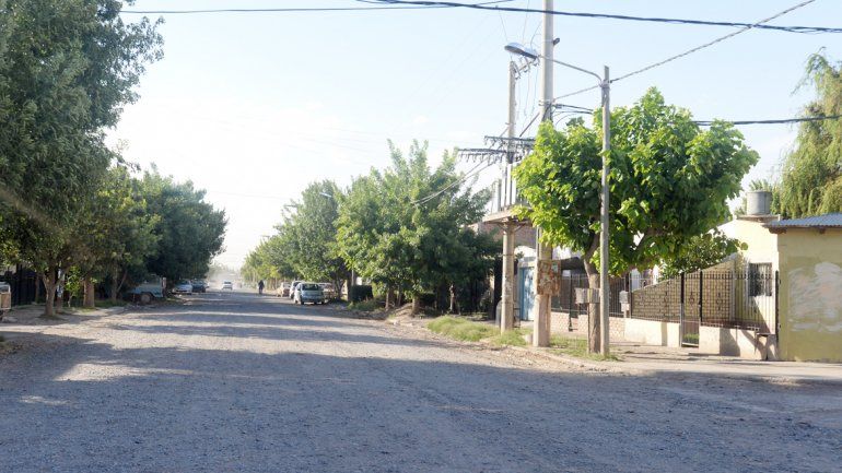 El agresor se asomó por el portón de la casa y le disparó al joven.