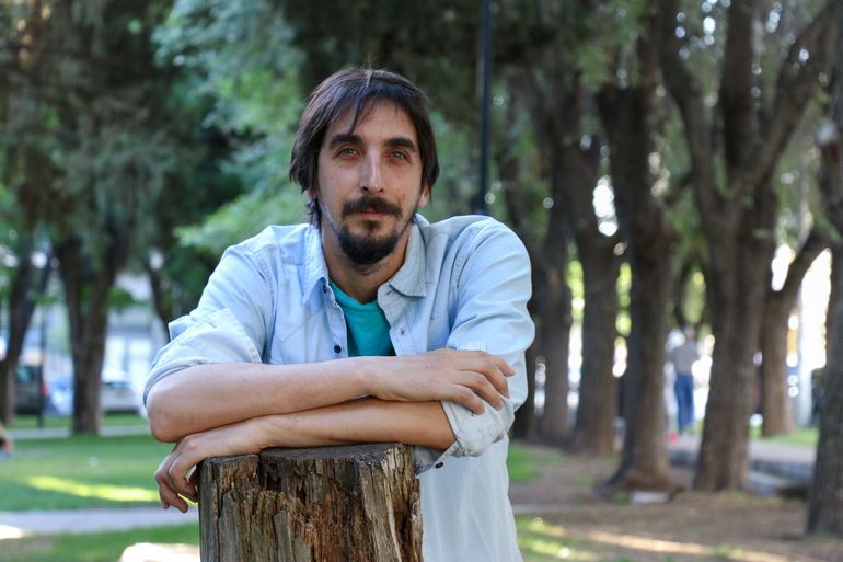 Ovnis y dinosaurios: de qué trata la serie que se filma en El Chocón