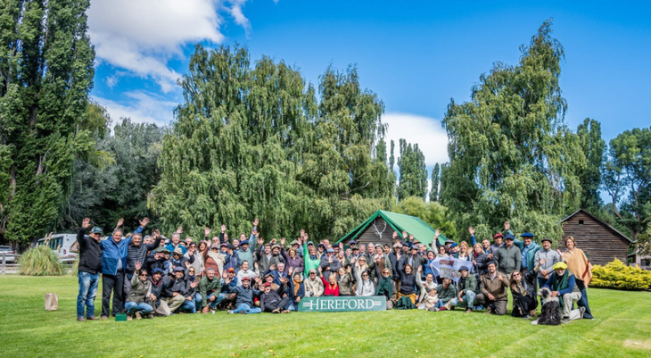 El encuentro reunió a más de 100 criadores, productores y referentes del sector ganadero. El encuentro reunió a más de 100 criadores, productores y referentes del sector ganadero.