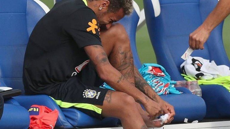 ¿Neymar lesionado por sus compañeros de Selección?