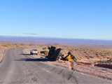 El vuelco del camión en la ruta petrolera pasando Añelo.