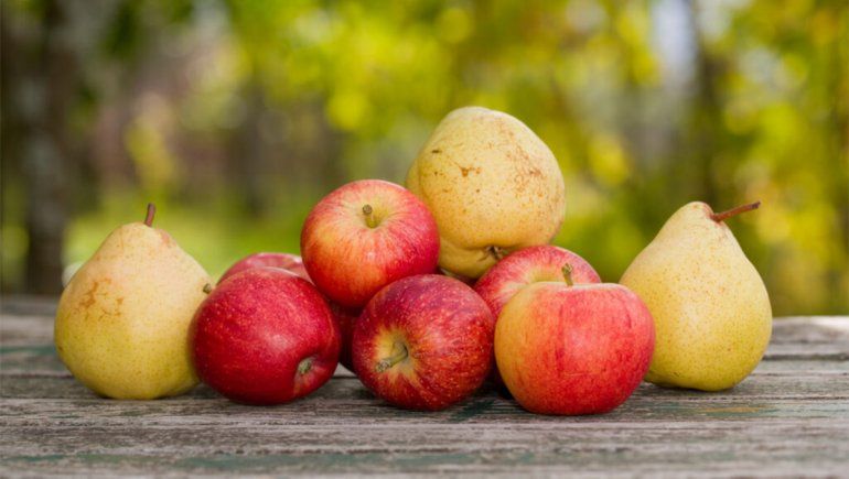 Frutas del Alto Valle, la campaña para llevar las peras y manzanas de la región al país