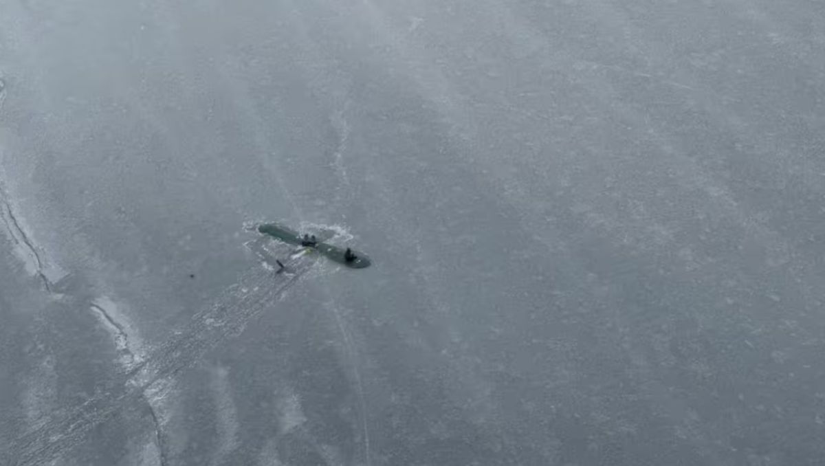 Uno de los voluntarios que inició la búsqueda fue Dale Eicher, quien registró el momento en que divisó a los sobrevivientes de la caída de la avioneta en Alaska.