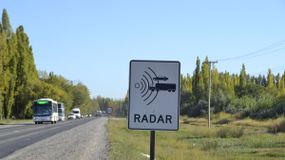 Las multas con radares tienen una tolerancia del 10% de exceso de velocidad. | LM Neuquen Las multas con radares tienen una tolerancia del 10% de exceso de velocidad.