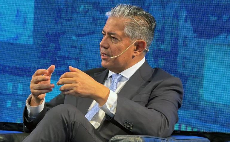 Rolando Figueroa fue medido por una consultora junto a otros gobernadores. Rolando Figueroa fue medido por una consultora junto a otros gobernadores.