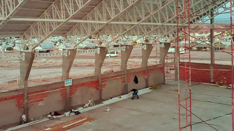 Va tomando color la sala de actividades físicas del oeste