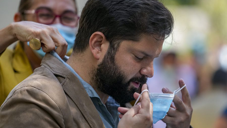 Chile: brote de COVID en el equipo de Gabriel Boric