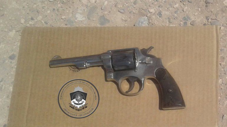 Detuvieron a un joven con un arma de fuego en la toma de la Autovía Norte