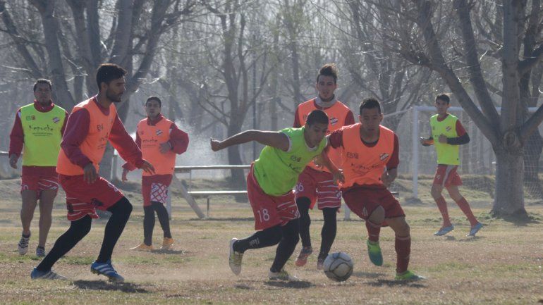 El Rojo debutará contra Villa Mitre en Bahía Blanca