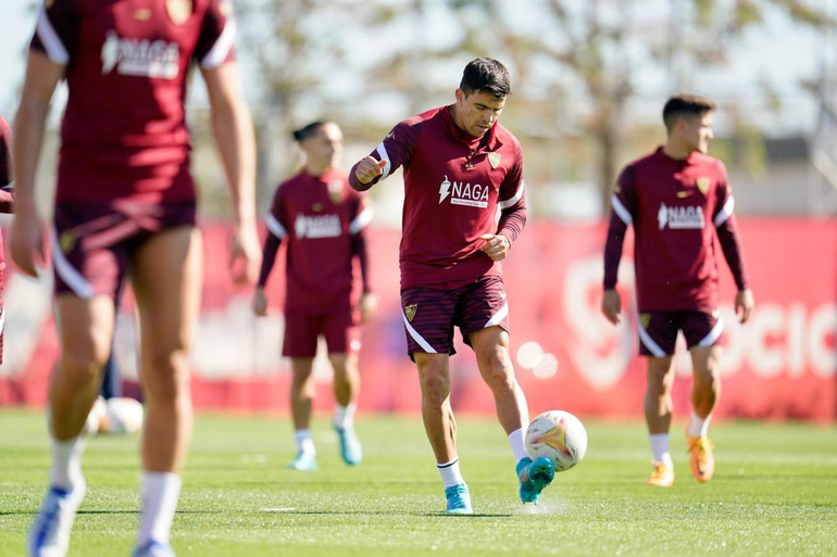 Buenas noticias para Scaloni: el Huevo Acuña volvió a entrenar con normalidad