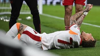 se choco un cartel y casi se arranca un dedo: la escalofriante lesion de un jugador del galatasaray se choco un cartel y casi se arranca un dedo: la escalofriante lesion de un jugador del galatasaray
