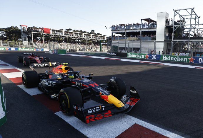 Checo Pérez ganó su primera carrera Sprint.