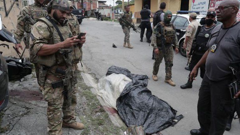 Operativo policial en una favela de Río de Janeiro