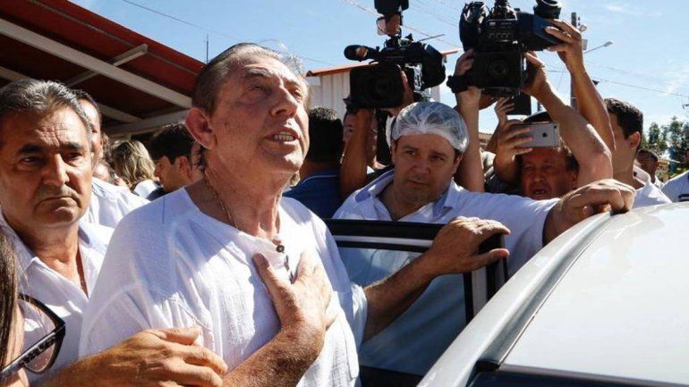 Se entrega curandero de los presidentes acusado de abusos