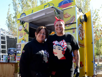 llegaron a neuquen despues de 11 dias de viaje, se enamoraron de la ciudad y abrieron su propio foodtruck de comida venezolana