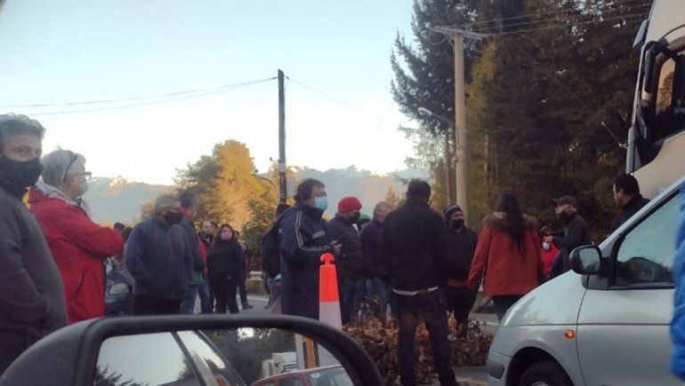 Tensión, violencia y contrapiquete en Villa La Angostura