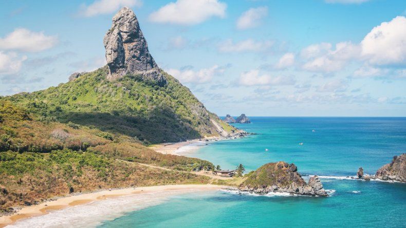 Una isla de Brasil reabre solo para turistas que hayan tenido coronavirus