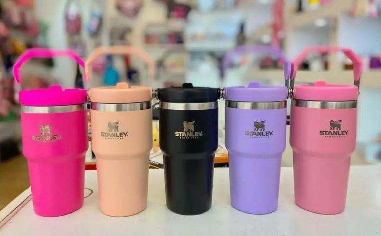 Por disposición del Gobierno, ahora se podrá importar los vasos térmicos Stanley. Por disposición del Gobierno, ahora se podrá importar los vasos térmicos Stanley.