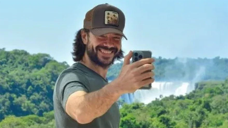 El Profesor pasó por las Cataratas del Iguazú y sorprendió a los turistas