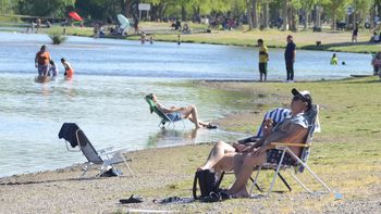 Neuquén ya empieza a sentir el calor intenso en la previa al verano. Neuquén ya empieza a sentir el calor intenso en la previa al verano.
