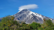 grave accidente en el volcan lanin: un muerto y un herido grave