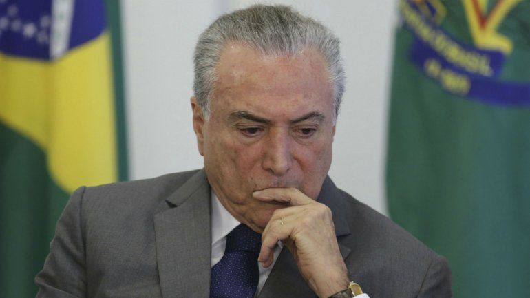 Además del mandatario