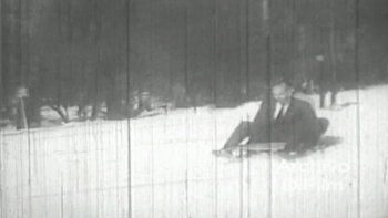 Felipe bajando en trineo.jpg