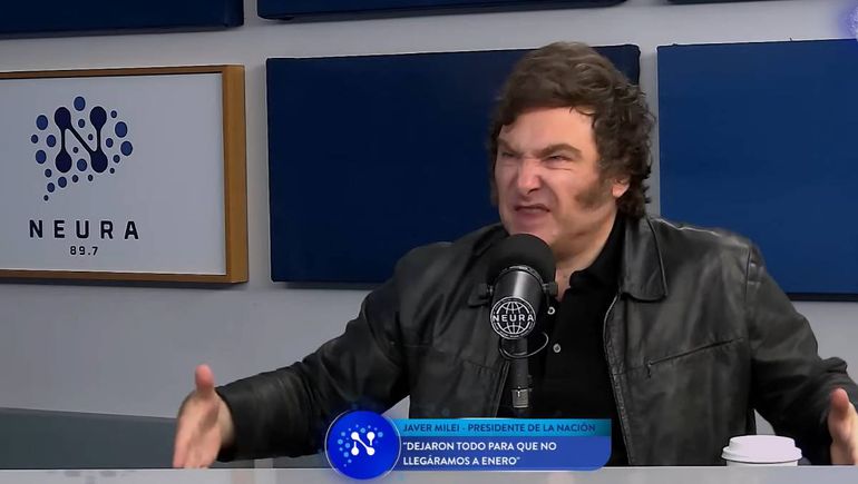 El presidente Javier Milei, este lunes, con Alejandro Fantino en Neura. Una 