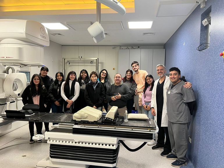 Visita especial de estudiantes de la UNCo al Centro Oncológico Integral
