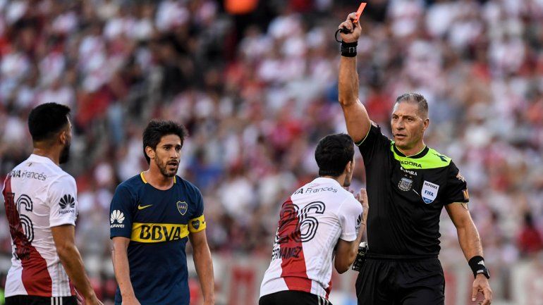 Las polémicas del Superclásico: ¿Pitana inclinó la cancha?