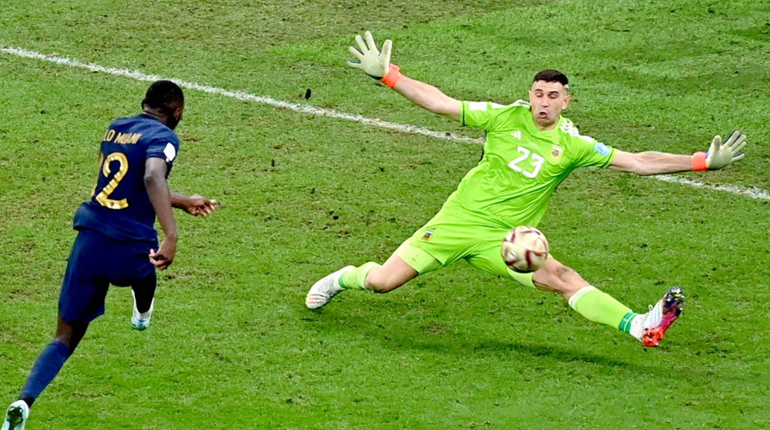 Fillol analizó la ataja del Dibu en la final del mundial Fillol analizó la ataja del Dibu en la final del mundial