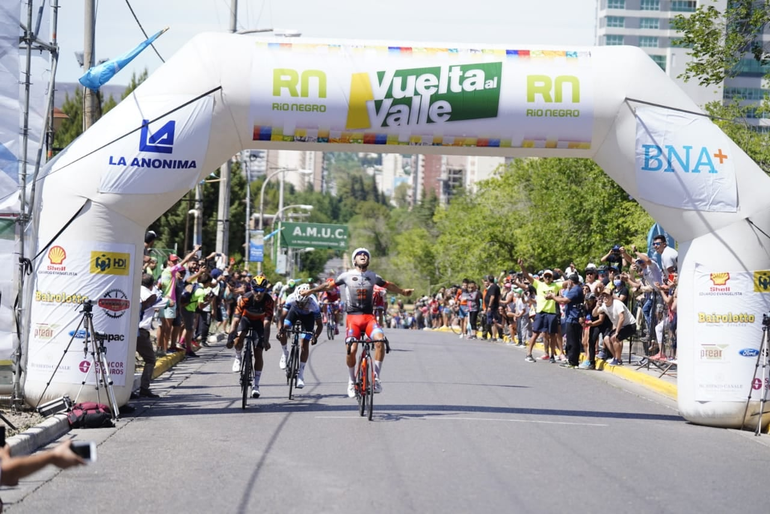 Después de 20 años, la Vuelta al Valle volvió a Neuquén y Tivani fue el vencedor