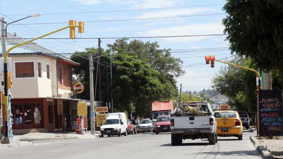Por Gatica y otras calles del barrio los autos circulan a alta velocidad.&nbsp;