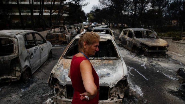 Grecia llora a sus 79 muertos en incendios forestales