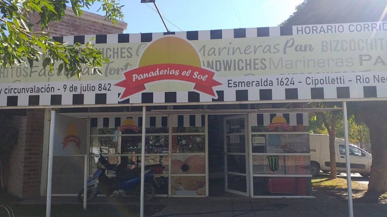 El frente de la panadería Sol